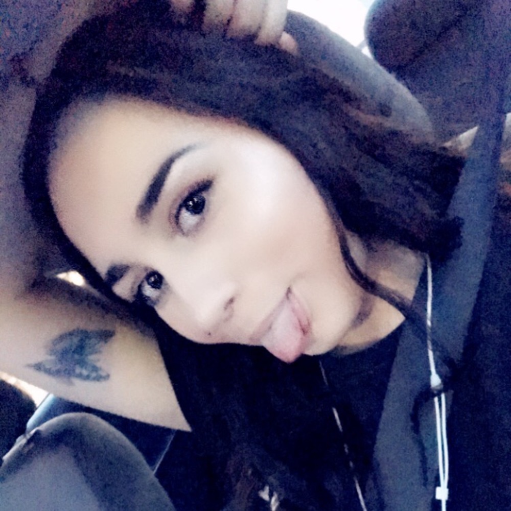 Meet your Posher, Alexis